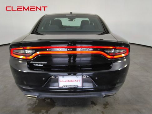 Used 2022 Dodge Charger SXT RWD image 6