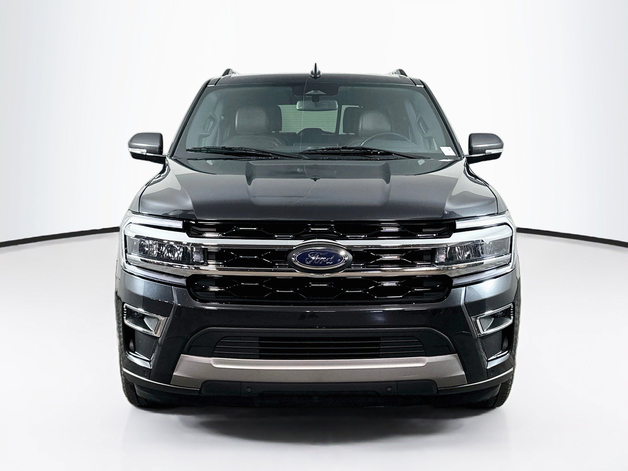 Used 2024 Ford Expedition Limited RWD image 2