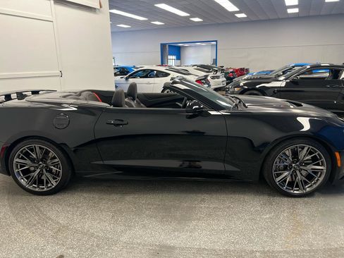Used 2022 Chevrolet Camaro ZL1 RWD image 7