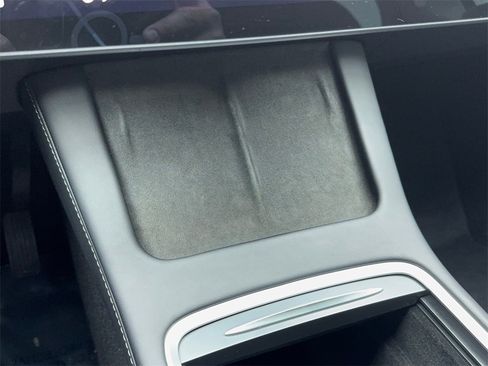 Used 2023 Tesla Model Y Long Range image 30