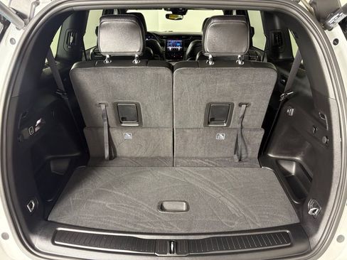 Used 2024 Jeep Grand Cherokee L Limited w/ Black Appearance Package image 41