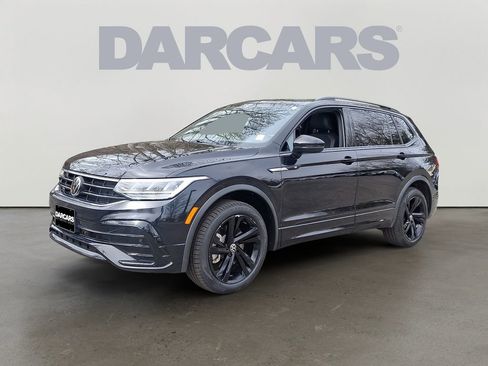 Used 2023 Volkswagen Tiguan SE R-Line AWD/4WD image 3