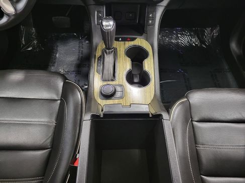 Used 2019 GMC Acadia Denali image 17