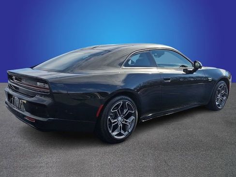 Used 2025 Dodge Charger R/T w/ Plus Group image 4