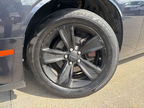 Used 2018 Dodge Challenger SXT RWD image 44