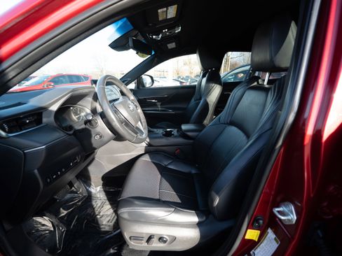 Used 2021 Toyota Venza Limited w/ Advanced Technology Package image 9