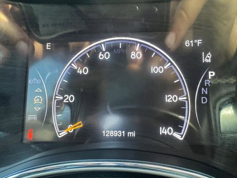 Used 2017 Jeep Grand Cherokee Overland w/ Jeep Active Safety Group image 37