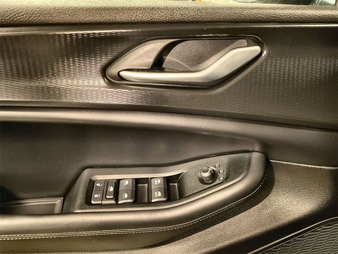 Used 2024 Jeep Grand Cherokee Altitude image 6