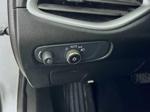 Used 2024 Chevrolet Malibu LT FWD image 16