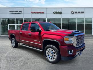 Used 2019 GMC Sierra 2500 Denali w/ Duramax Plus Package AWD/4WD video 1