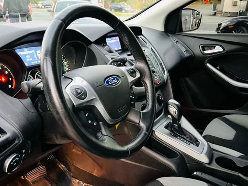 Used 2012 Ford Focus SE image 25