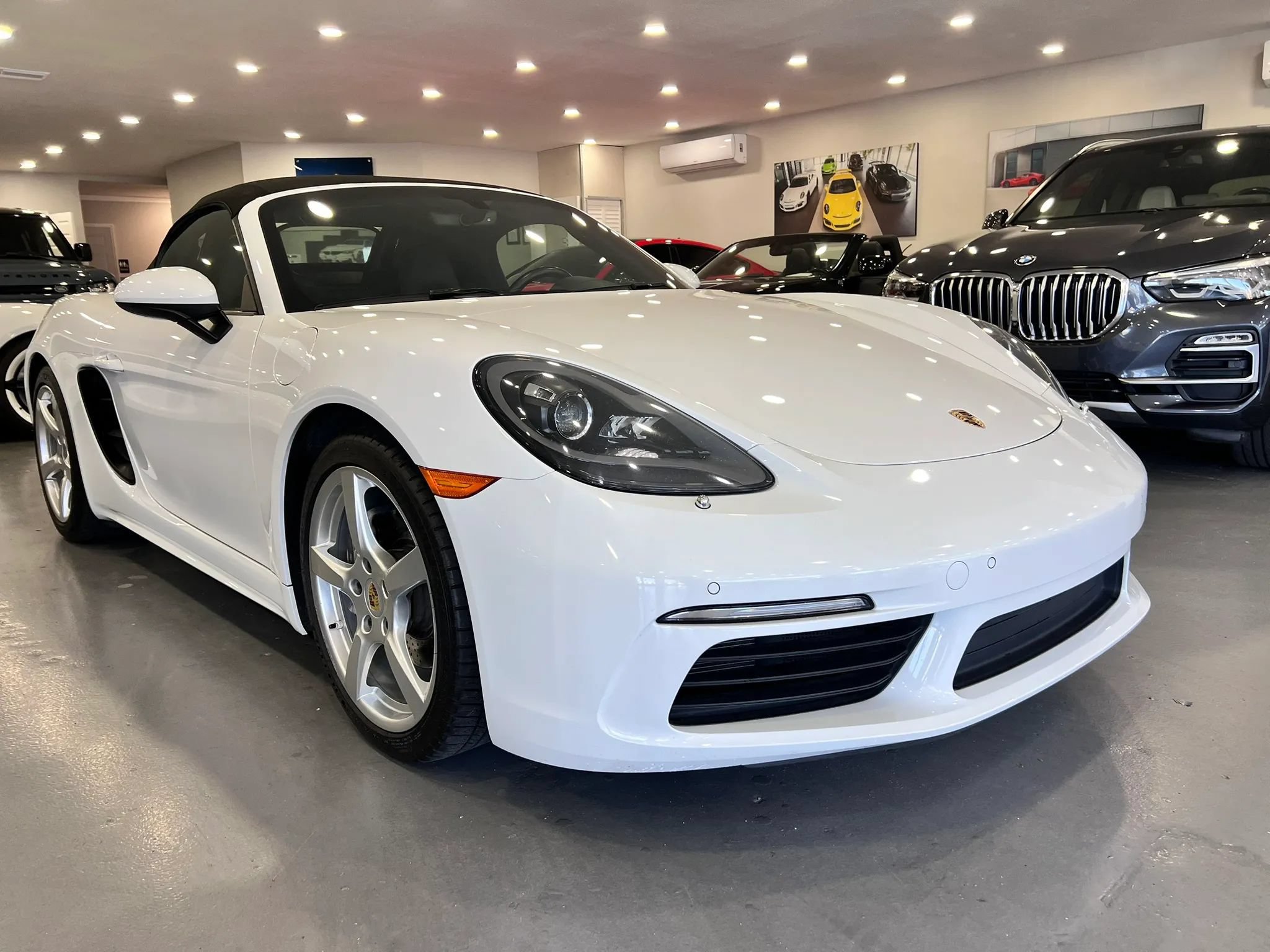 Used 2018 Porsche 718 Boxster RWD image 1