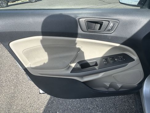 Used 2019 Ford EcoSport S image 9