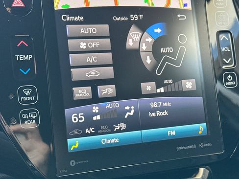 Used 2021 Toyota Prius Prime XLE image 28