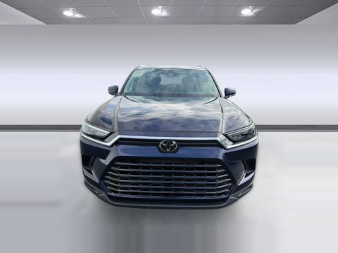 Used 2025 Toyota Grand Highlander XLE image 6