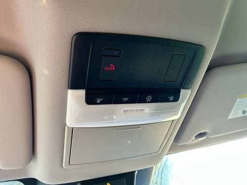 Used 2024 Nissan Rogue SV FWD image 26