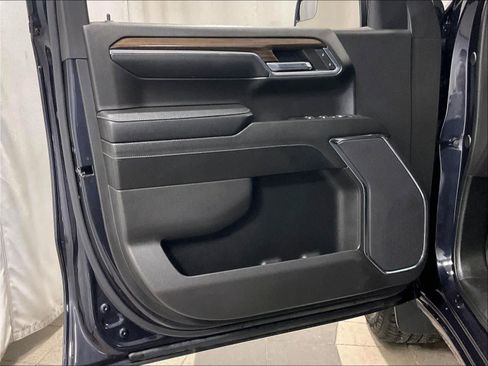 Used 2024 Chevrolet Silverado 1500 LT image 9