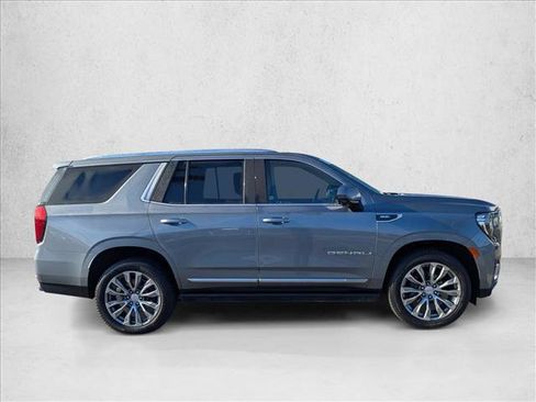 Used 2021 GMC Yukon Denali w/ Denali Premium Package image 4