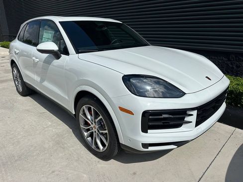 Used 2026 Porsche Cayenne S AWD/4WD image 12
