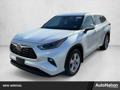 Used 2024 Toyota Highlander LE