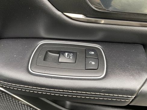 Used 2021 RAM 1500 Limited w/ Body Color Bumper Group image 16