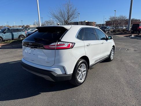 Used 2024 Ford Edge SEL w/ Convenience Package image 5