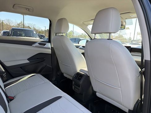 New 2026 Volkswagen Taos SE FWD image 16
