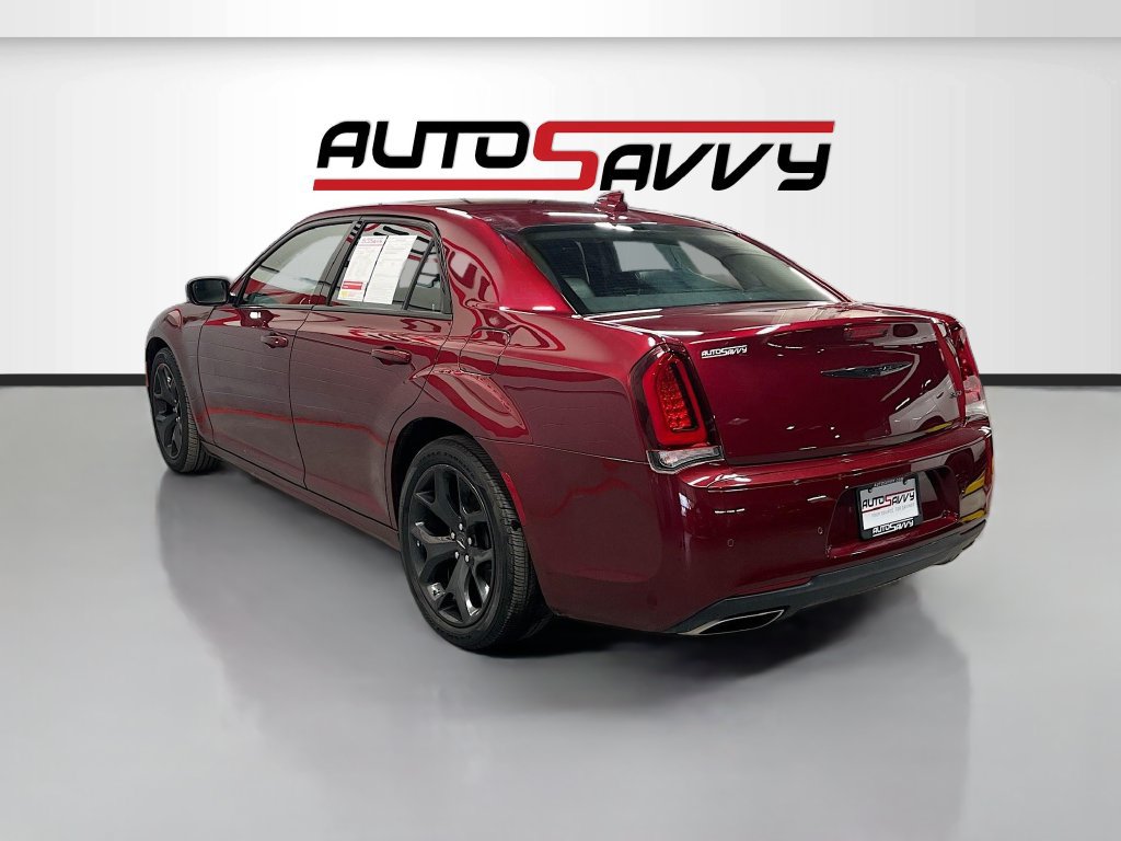 Used 2022 Chrysler 300 Touring L RWD image 5