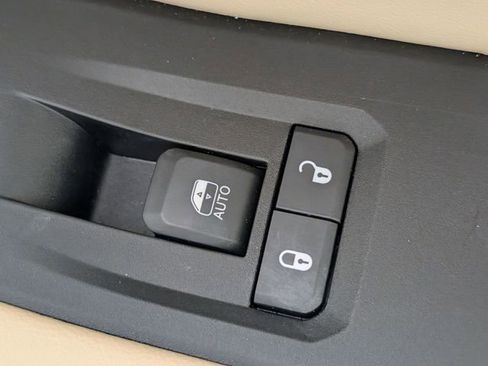 Used 2024 Jeep Grand Cherokee Limited image 35