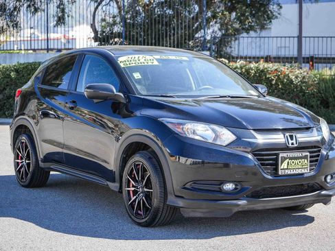 Used 2018 Honda HR-V EX image 3