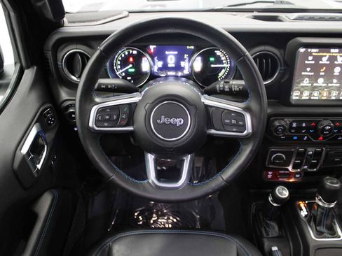 Used 2023 Jeep Wrangler Unlimited Rubicon 4xe w/ Cold Weather Group AWD/4WD image 6