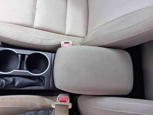 Used 2016 Toyota Corolla LE FWD image 29