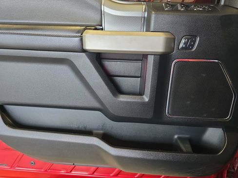 Used 2015 Ford F150 Lariat RWD image 28