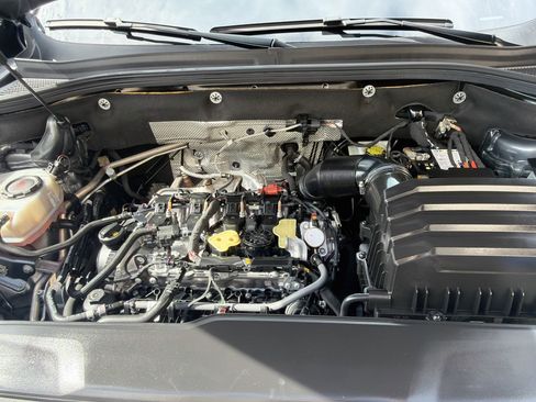Certified 2024 Volkswagen Atlas Cross Sport SE FWD image 35