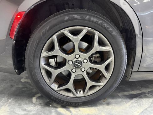 Used 2017 Chrysler 300 S image 24