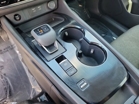 Certified 2024 Nissan Rogue SV FWD image 23