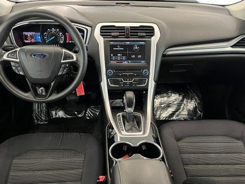 Used 2016 Ford Fusion SE image 17