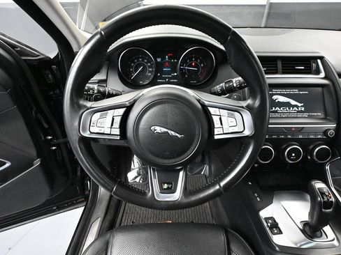 Used 2020 Jaguar E-PACE SE image 30