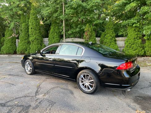 Used 2011 Buick Lucerne Super FWD image 3