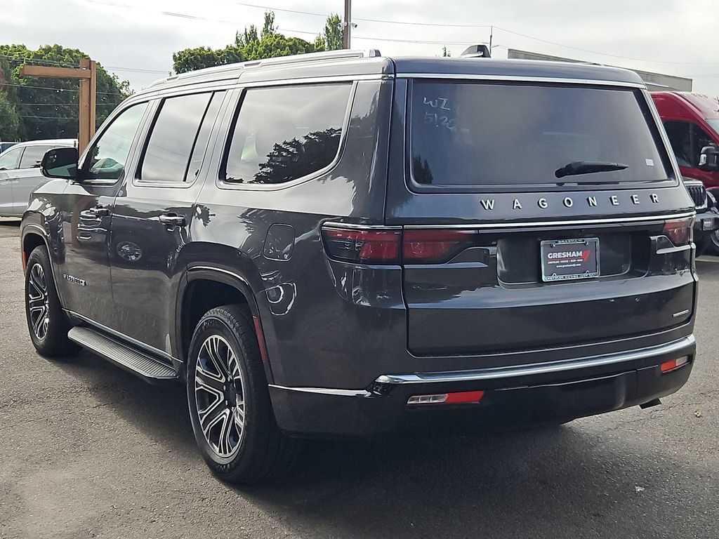 Certified 2024 Jeep Wagoneer Series II w/ Flexible Seating Group AWD/4WD image 5