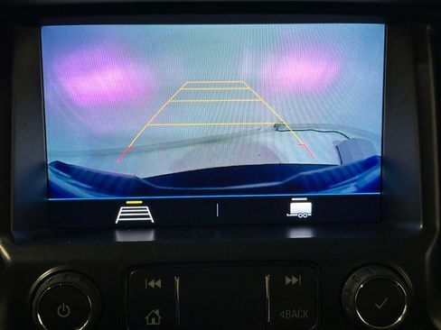 Used 2021 Chevrolet Colorado LT w/ LT Convenience Package AWD/4WD image 4