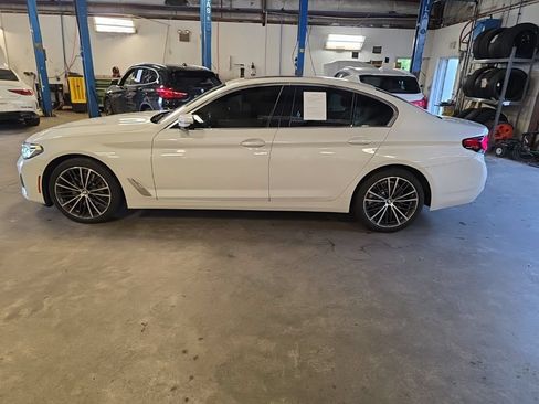 Used 2021 BMW 530i RWD image 2