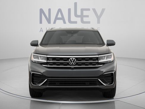 Used 2021 Volkswagen Atlas Cross Sport SE w/ Panoramic Sunroof Package FWD image 7