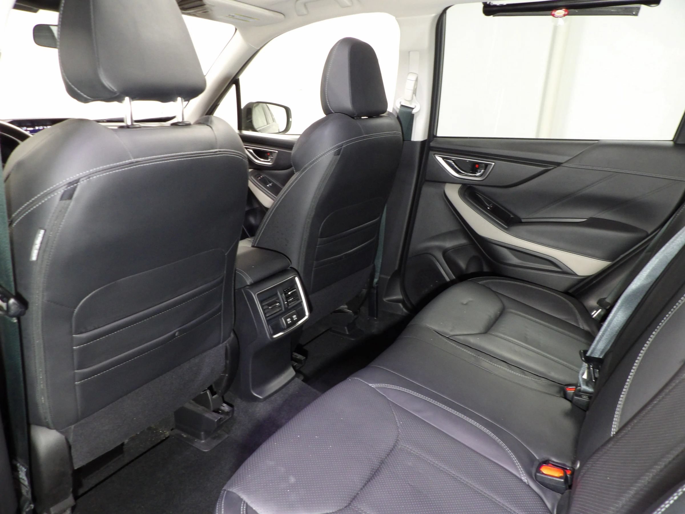Used 2023 Subaru Forester Limited AWD/4WD image 12