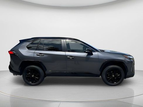 Used 2023 Toyota RAV4 XSE AWD/4WD image 4