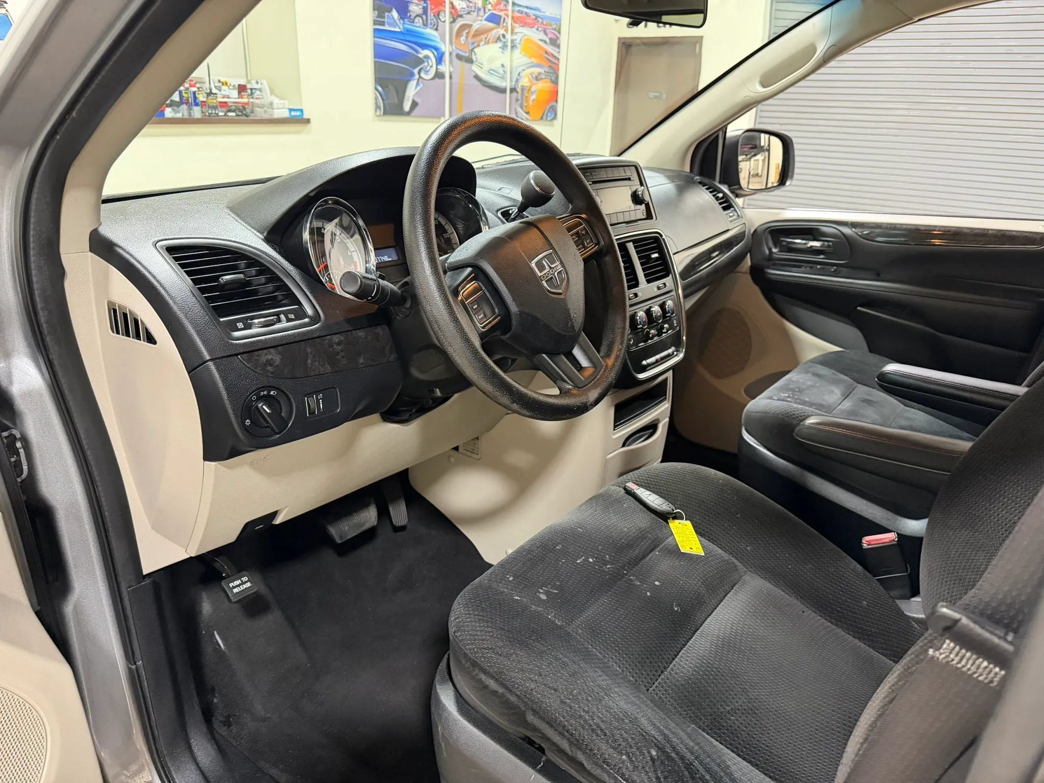 Used 2017 Dodge Grand Caravan SE FWD image 16