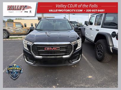 Used 2024 GMC Terrain SLE w/ Driver Convenience Package