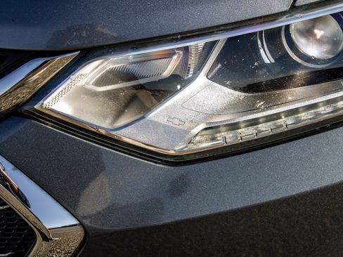 Used 2021 Chevrolet Traverse LT w/ LT Premium Package image 10