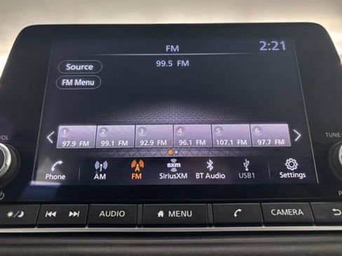 Used 2023 Nissan Rogue S image 27