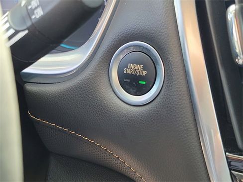 Used 2019 Chevrolet Traverse Premier w/ Driver Confidence II Package image 27